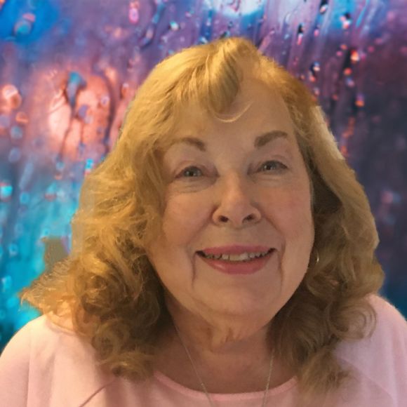 Profile Picture of Flo Skowronski (@shakybaby07) on Poshmark