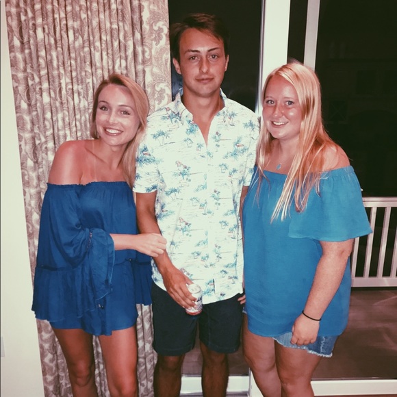 Profile Picture of Alex Curtin (@acurtin92) on Poshmark