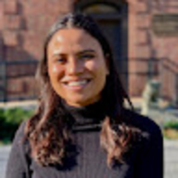 Profile Picture of Aisha Rekab (@aisharekab) on Poshmark