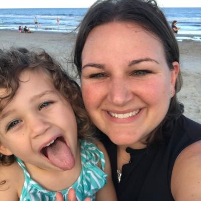 Profile Picture of Laura Hoyt (@LauraHoyt3) on Twitter