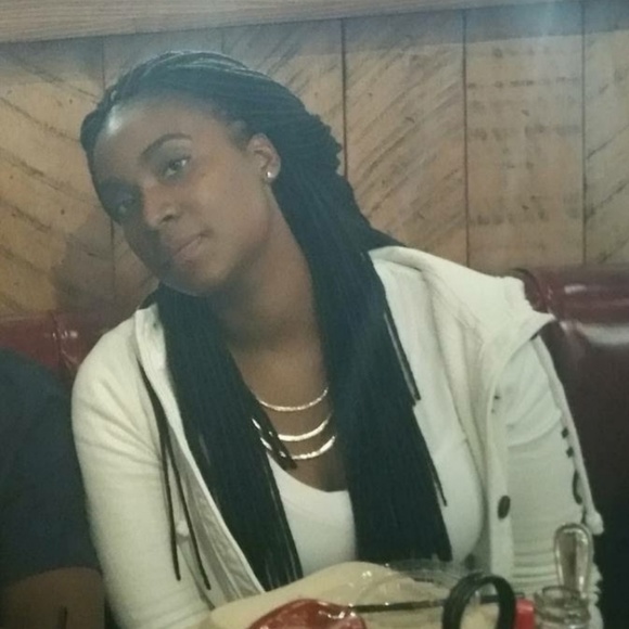 Profile Picture of Brianna Hobbs (@pooh1116) on Poshmark