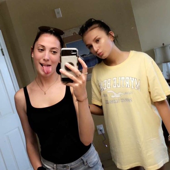 Profile Picture of Kelsi Cotter (@kelsi4256) on Poshmark