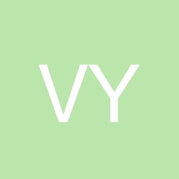 Profile Picture of Victoria Yu (@saturnsmoon21) on Poshmark