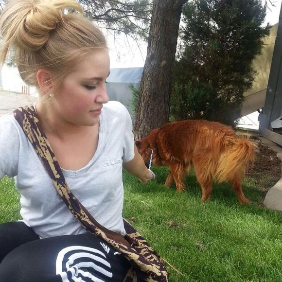 Profile Picture of Maegan Ohmes (@mangomaegan) on Poshmark