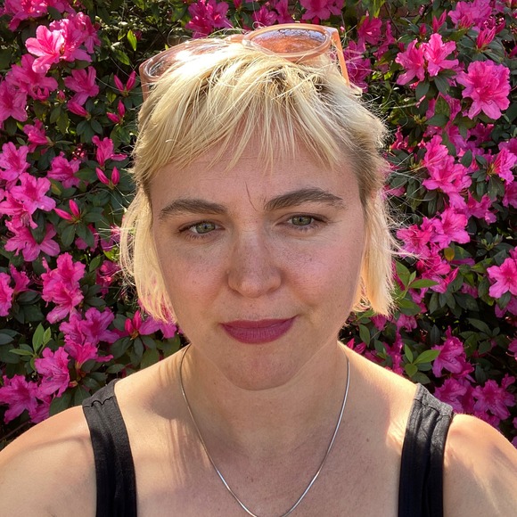 Profile Picture of Natalie Zelt (@nzelt) on Poshmark