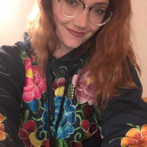 Profile Picture of Drew Woods (@drewwoods266) on Poshmark