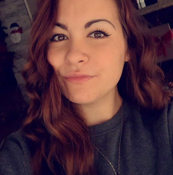 Profile Picture of Alyson Blier (@alyson_blier) on Poshmark