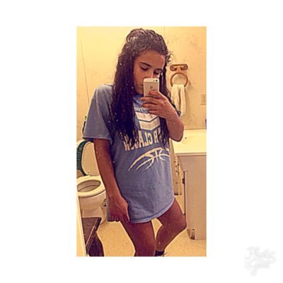 Profile Picture of Hayley Crowe (@_hayleyyy_01) on Twitter
