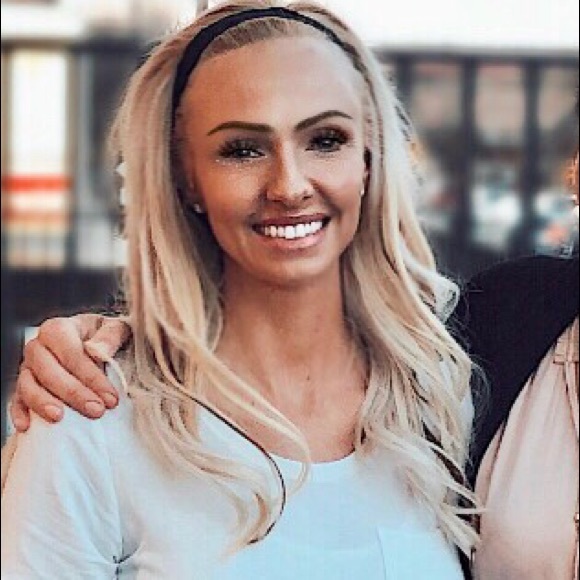 Profile Picture of Christine Freeze (@c_freeze) on Poshmark