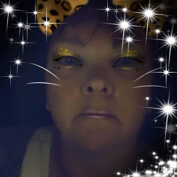 Profile Picture of Lori Mckeown (@lmckeown67) on Poshmark