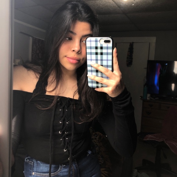 Profile Picture of Stephanie Garcia (@stephgarcia403) on Poshmark