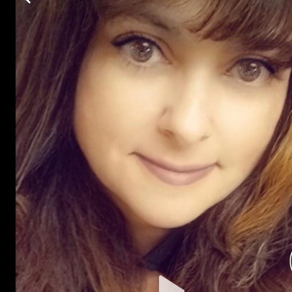 Profile Picture of Mandy Michelle (@mandymichell648) on Poshmark