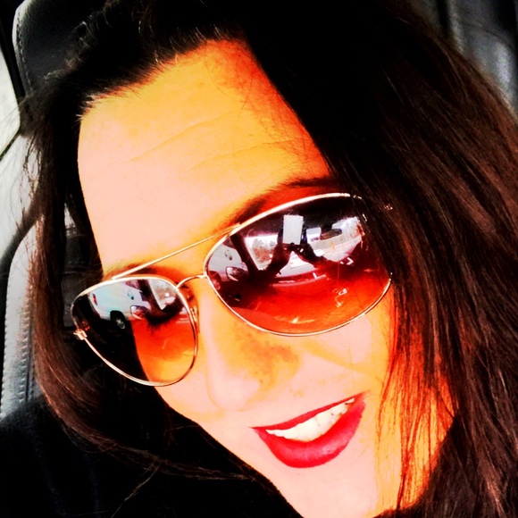 Profile Picture of Danielle Redman (@mrsredman78) on Poshmark