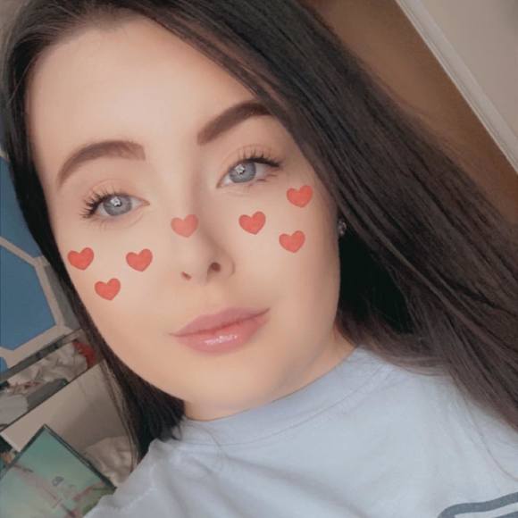 Haley Collier - Poshmark Profile Picture of Haley Collier (@haleyp31) on Poshmark