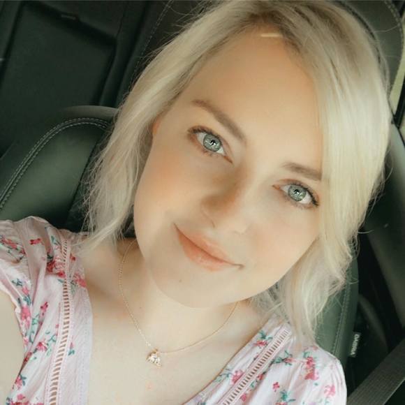 Profile Picture of Myranda Stafford (@mstafford111315) on Poshmark