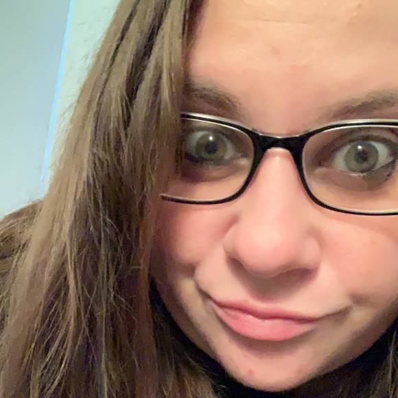 Alana Mckitrick - Poshmark Profile Picture of Alana Mckitrick (@alanamckitrick) on Poshmark