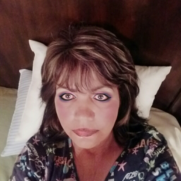 Profile Picture of Donna Sexton (@djsex) on Poshmark