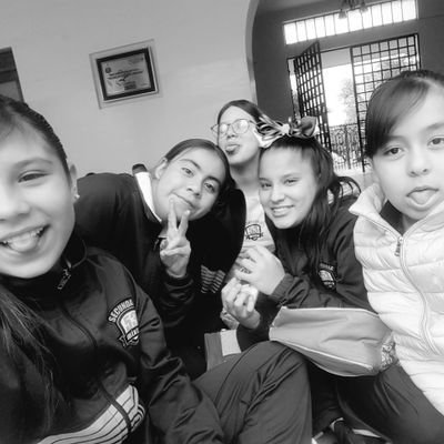 Profile Picture of Ximena Mombela (@XMombela) on Twitter