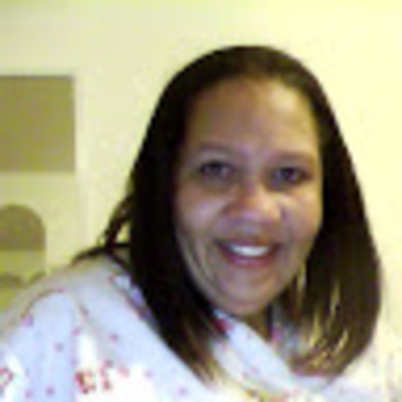 Profile Picture of Selanii Bledsaw (@selaniib) on Poshmark