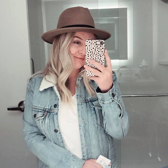 Profile Picture of Linnea Treder (@linneaatrederr) on Poshmark