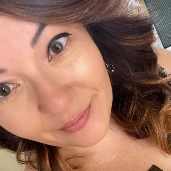 Profile Picture of Jonica Applegate (@jukebox) on Poshmark