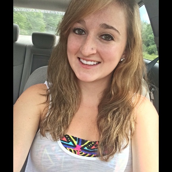 Profile Picture of Stephanie Fulton (@steph_marie94) on Poshmark