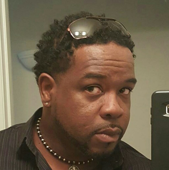 Profile Picture of Quinnton Cox (@quinnton) on Poshmark