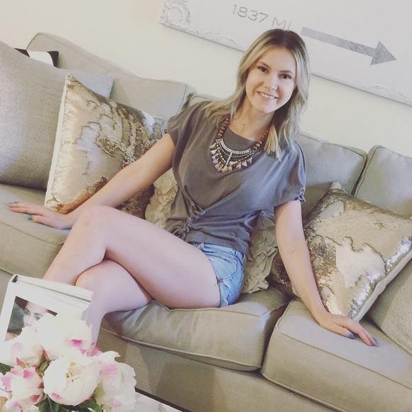 Avery Laukkanen - Poshmark Profile Picture of Avery Laukkanen (@averybow62) on Poshmark