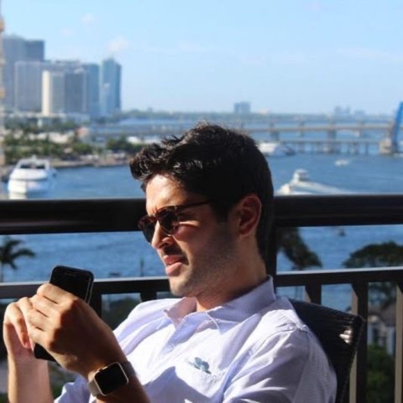 Profile Picture of Juan Zuleta (@juancazuleta) on Poshmark