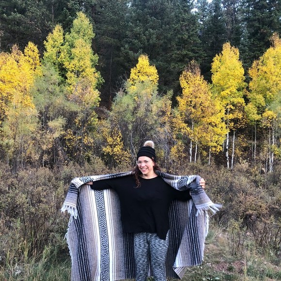 Profile Picture of Emily Camplejohn (@emilynoelle96) on Poshmark