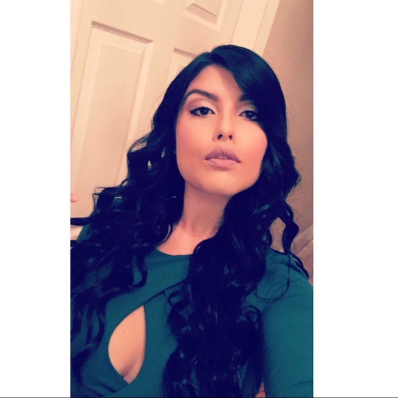 Profile Picture of Thalia Jimenez (@thaliajimenez92) on Poshmark