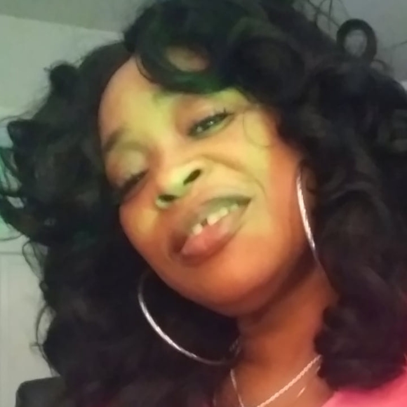 Profile Picture of Sheila Brown (@alldat52alldat) on Poshmark