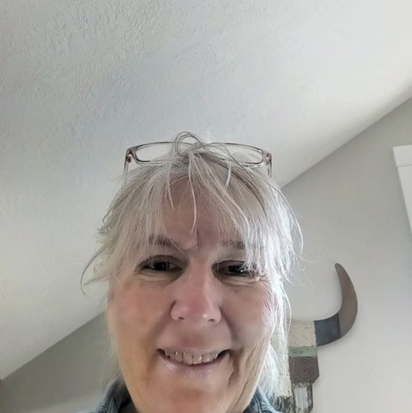 Shanda fokken Lorenger - Poshmark Profile Picture of Shanda fokken Lorenger (@slorenger) on Poshmark