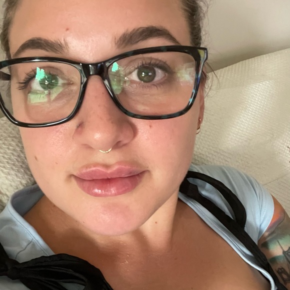 Shelby Lester - Poshmark Profile Picture of Shelby Lester (@shelbypeabody1) on Poshmark