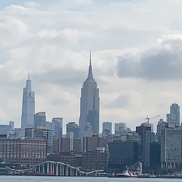 Profile Picture of Danelle Dilibero (@thedros07030) on Poshmark