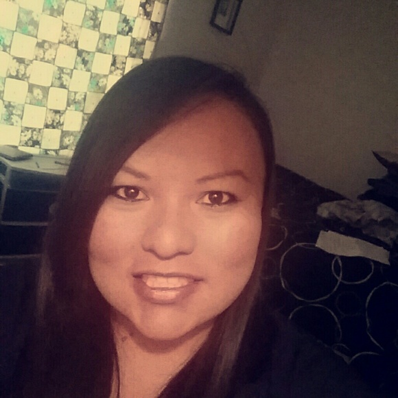 Profile Picture of Shawna Lorenzo (@lorenzo_shawna) on Poshmark