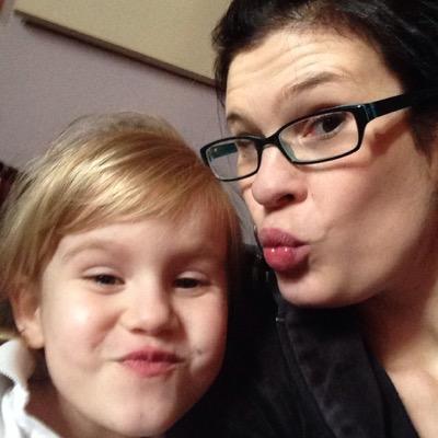 Profile Picture of Rachael Sands (@sandsy1982) on Twitter