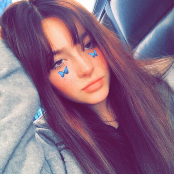 Profile Picture of Crystalyn Swan (@crystalynswan) on Poshmark