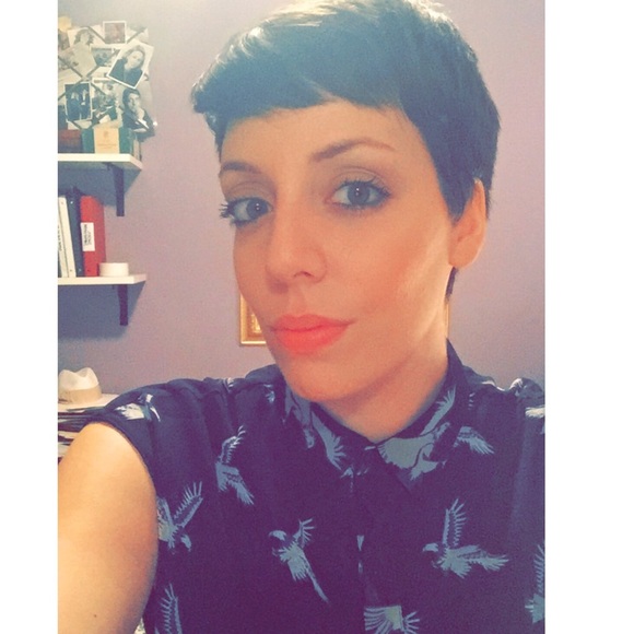 Profile Picture of Kimberly Abrams (@kimaabrams) on Poshmark