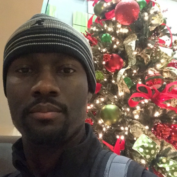 Profile Picture of Frantzon Francois (@thom2018) on Poshmark