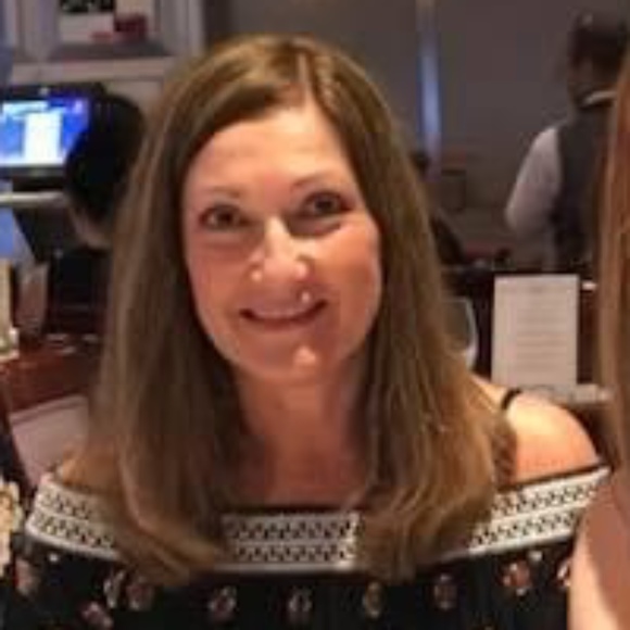 Profile Picture of Angela Lengacher (@alengach) on Poshmark