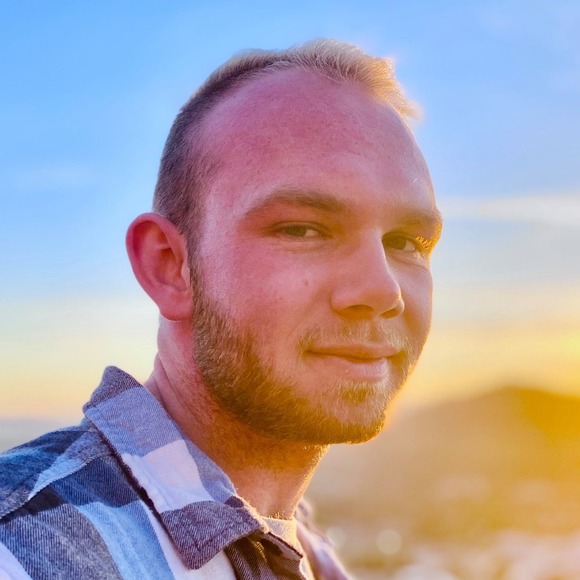 Profile Picture of Jake Perisho (@jakeperisho) on Poshmark