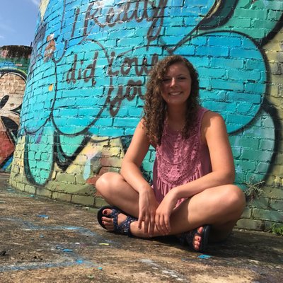 Profile Picture of Jen Shultz (@pb_and_jen) on Twitter