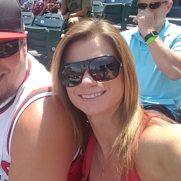 Profile Picture of Kimberley Berardino (@kimmydell7) on Poshmark