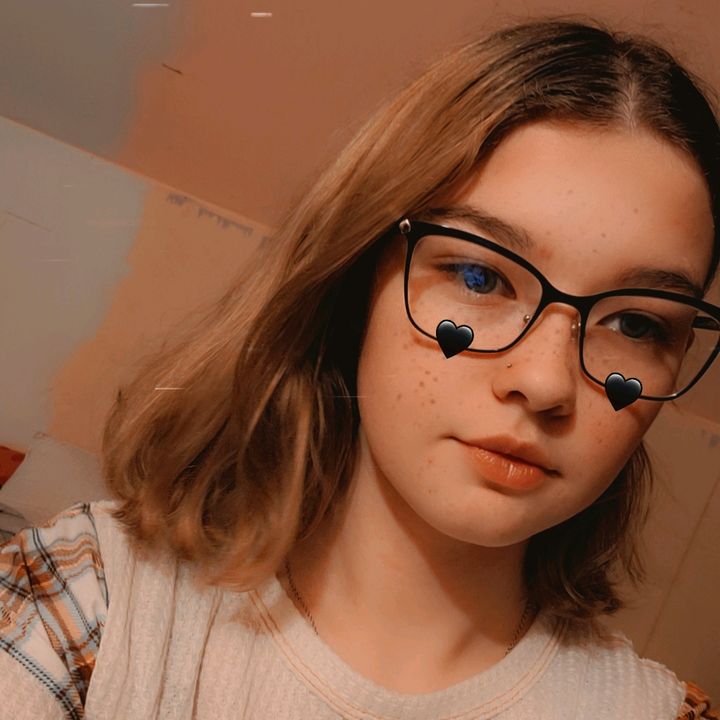 Profile Picture of carlycarwile (@carlycarwile0) on Tiktok