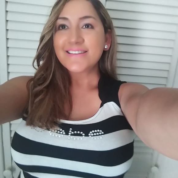 Profile Picture of Maricela Stinecipher (@mstinecipher) on Poshmark