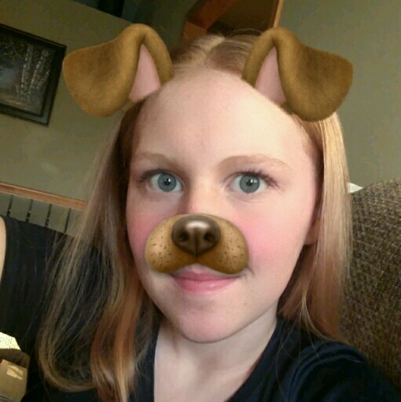 Profile Picture of Amber Gadeken (@amber_gadeken) on Poshmark