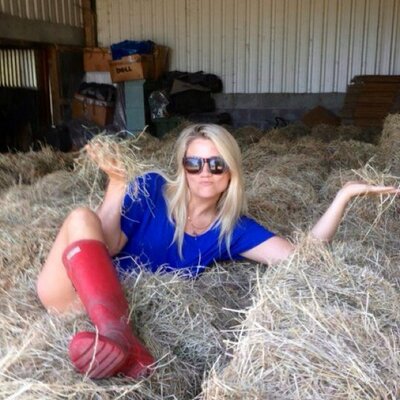 Profile Picture of Ali Foy (@ohmygawdscarlet) on Twitter