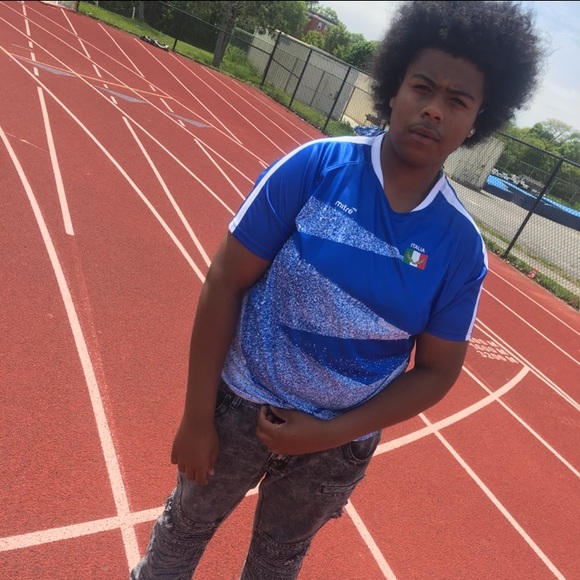 Profile Picture of Anthony Hicks (@ant_balla23) on Poshmark