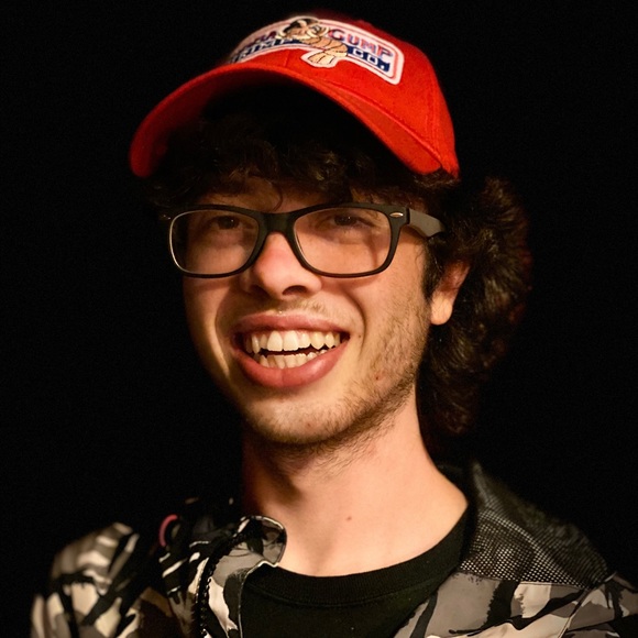 Profile Picture of Chris Cleary (@chris_cleary) on Poshmark